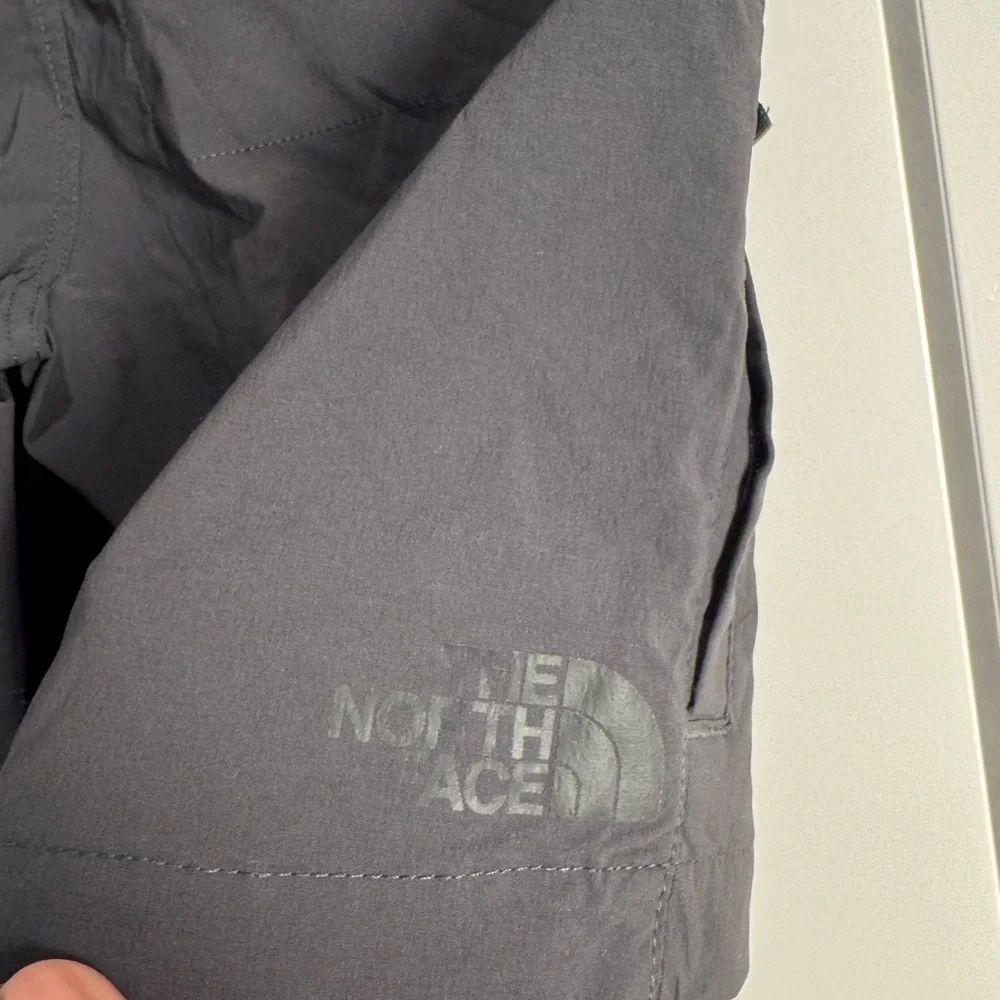 North face men’s shorts 34 waist gray lightweight moisture wicking